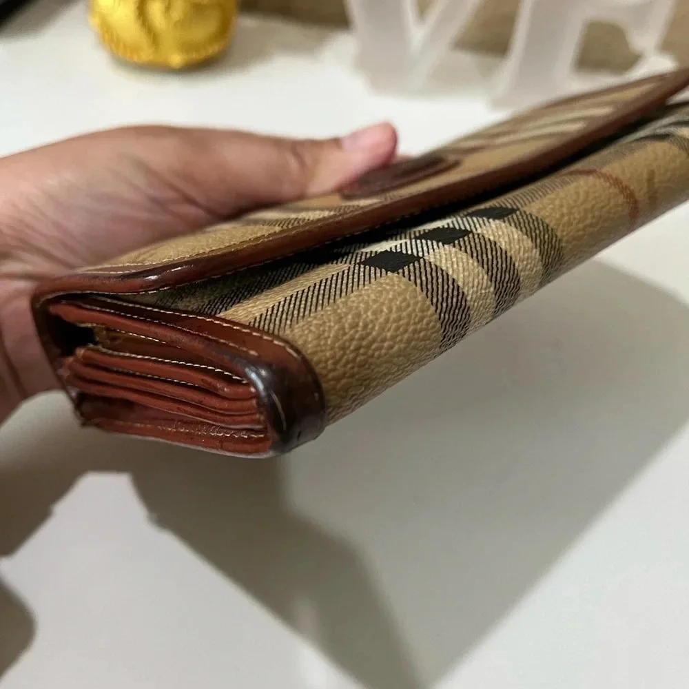 Burberrys Vintage Bifold Wallet